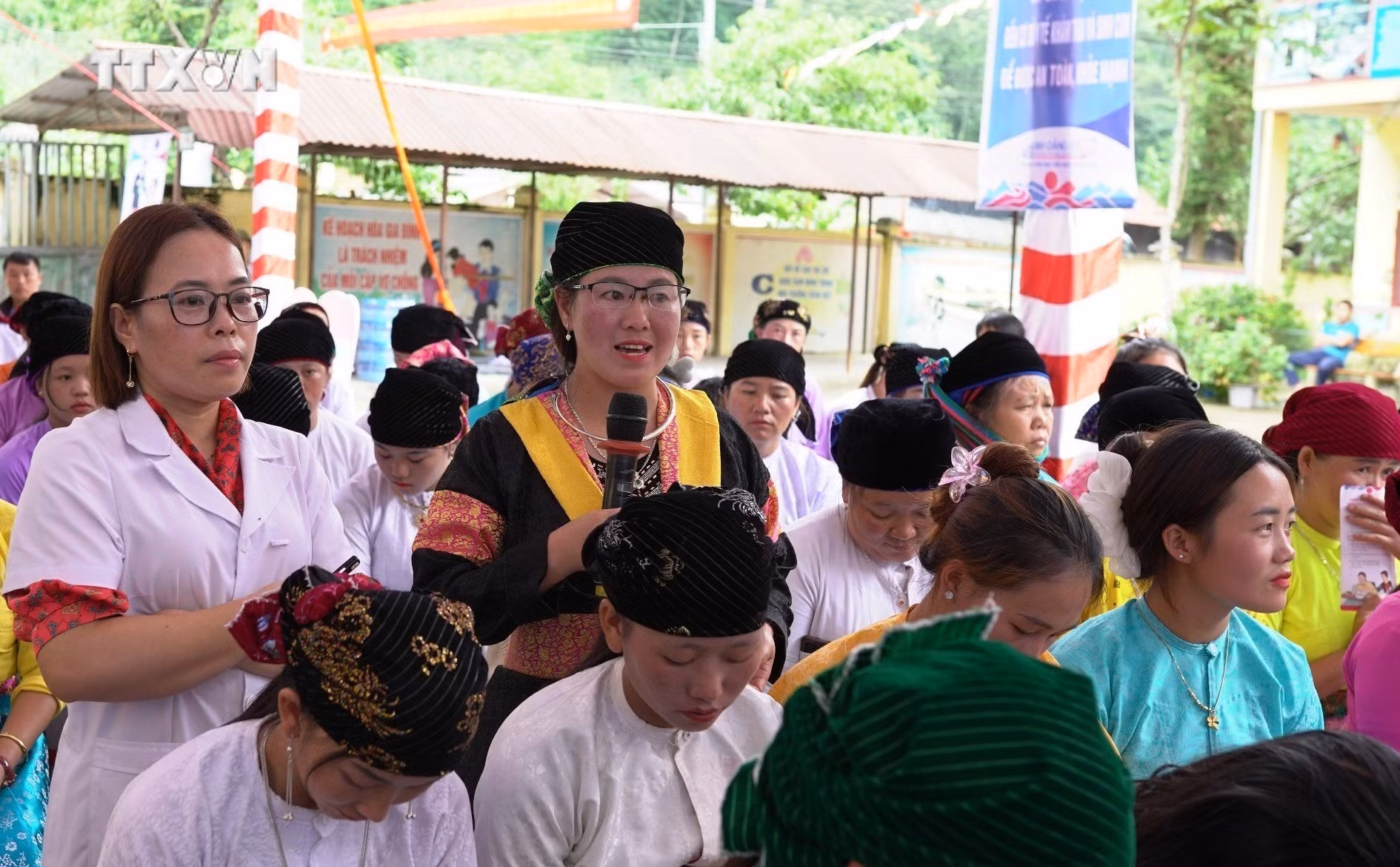 vna_potal_nang_cao_kien_thuc_ve_sinh_de_an_toan_va_cham_soc_suc_khoe_tre_em_vung_cao_ha_giang_7485451.jpg