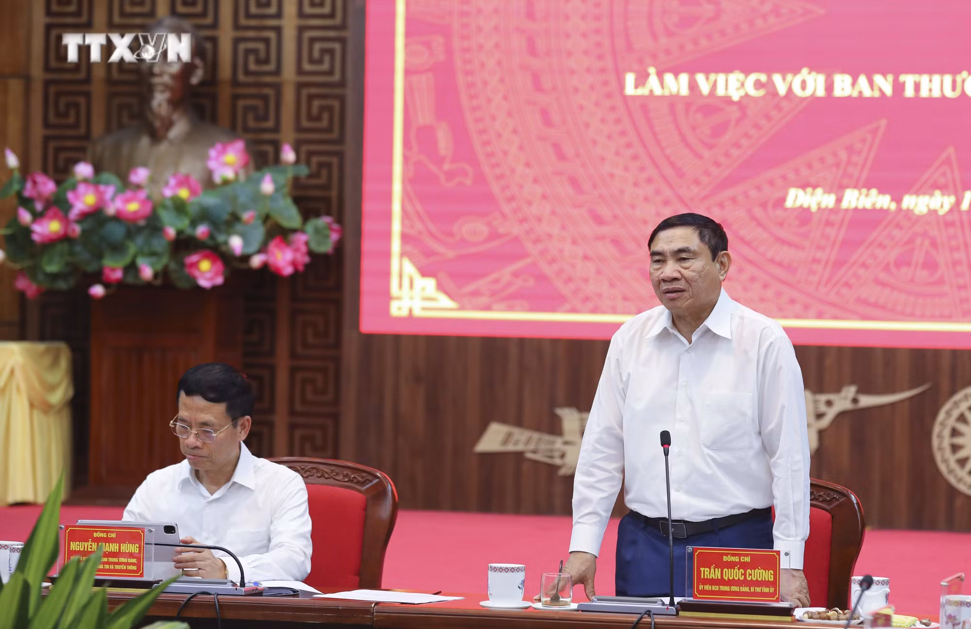 vna_potal_bo_truong_bo_thong_tin_va_truyen_thong_lam_viec_voi_tinh_dien_bien_7654073.jpg
