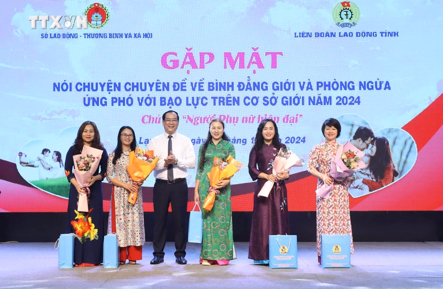 vna_potal_noi_chuyen_chuyen_de_ve_binh_dang_gioi_va_phong_ngua_ung_pho_voi_bao_luc_tren_co_so_gioi_nam_2024_7653732.jpg