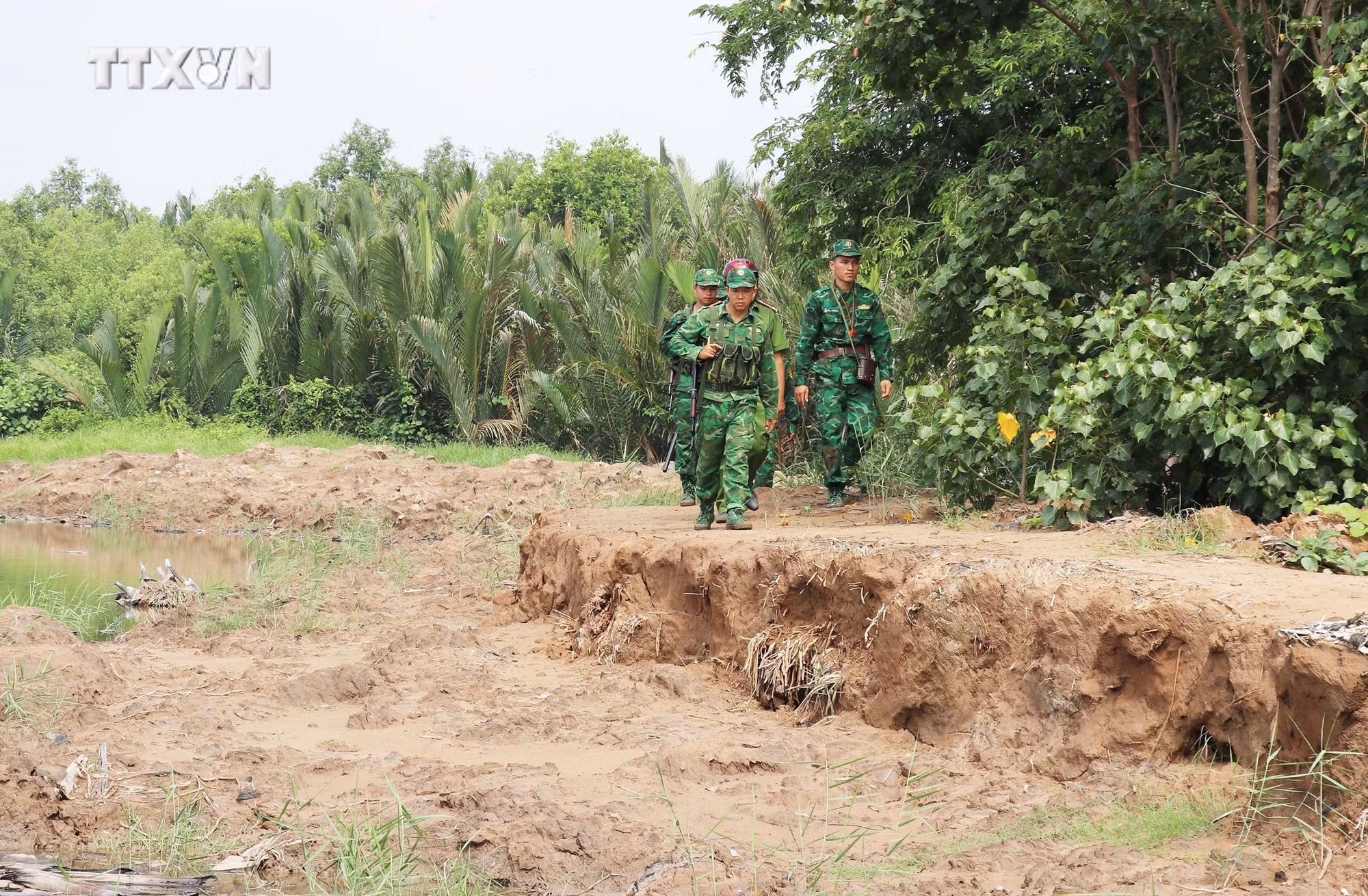 vna_potal_tuan_tra_phong_chong_toi_pham_vung_bien_gioi_bien_o_tien_giang_7646787.jpg