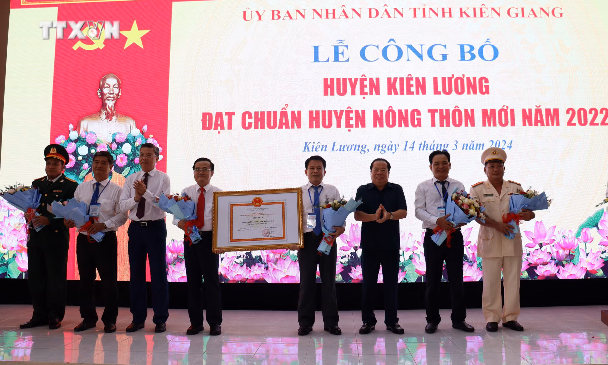 vna_potal_kien_giang_cong_bo_huyen_kien_luong_dat_chuan_nong_thon_moi_7270274.jpg
