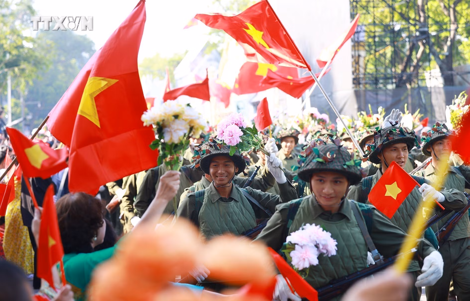 vna_potal_ngay_hoi_van_hoa_vi_hoa_binh_chao_mung_70_nam_giai_phong_thu_do_7635545.jpg