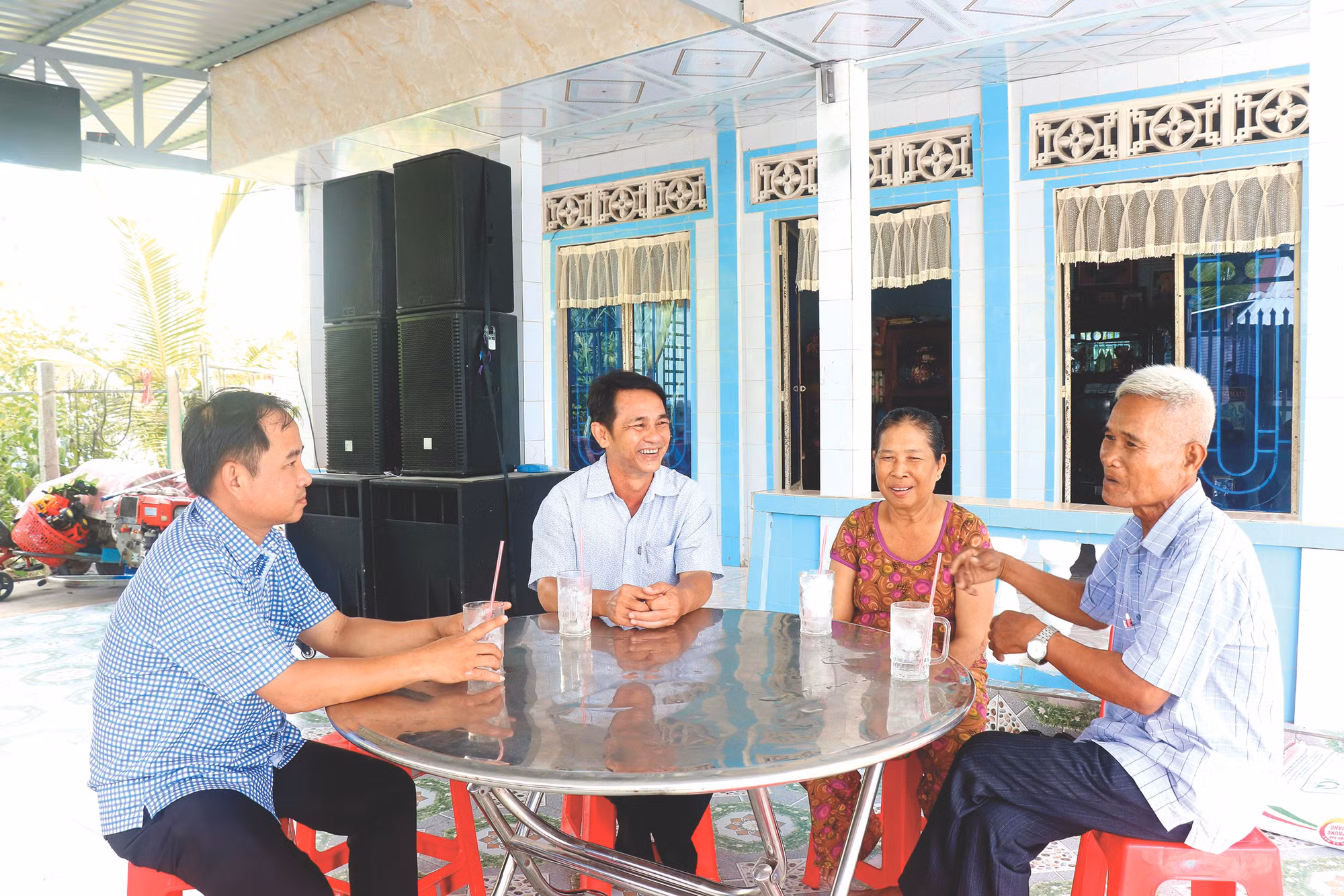 Bao anh dan toc va mien nui 12.JPG