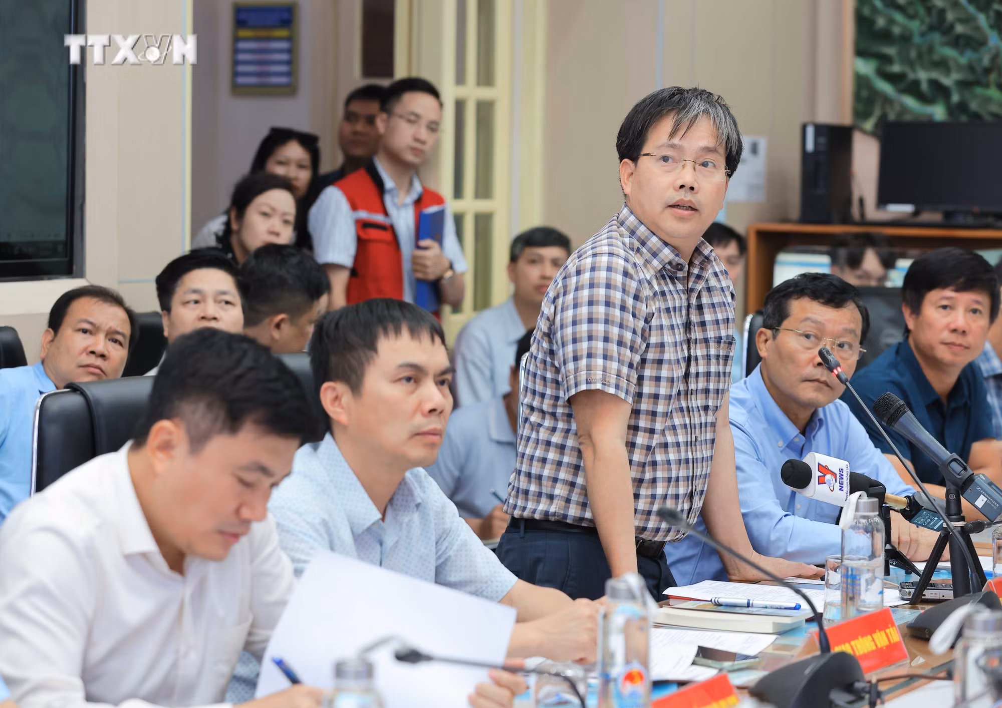 vna_potal_bo_nong_nghiep_va_phat_trien_nong_thon_hop_ung_pho_voi_con_bao_so_3_-_bao_yagi_7572558.jpg