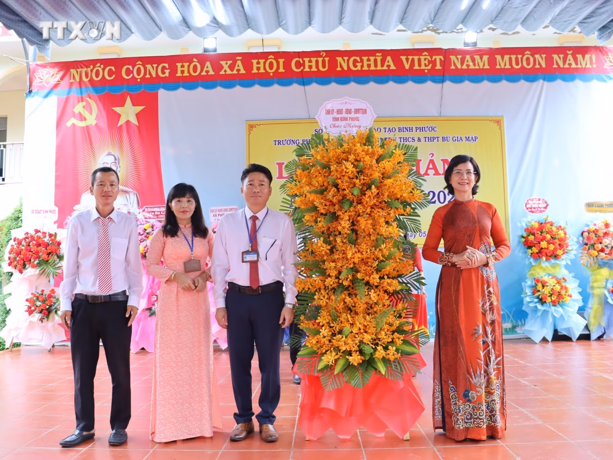 vna_potal_hon_23_trieu_hoc_sinh_ca_nuoc_buoc_vao_nam_hoc_moi_2024_-_2025_7574159.jpg