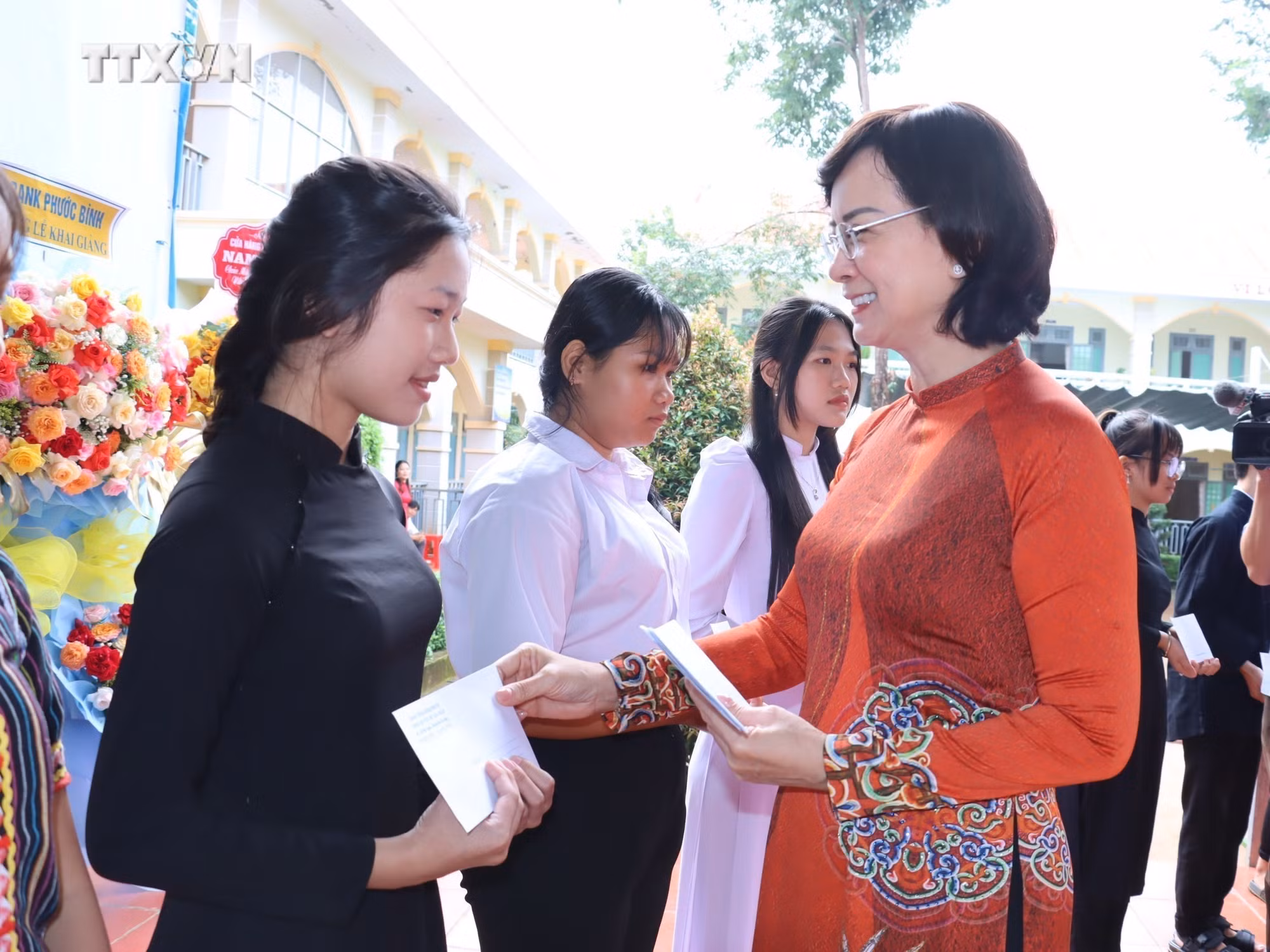 vna_potal_hon_23_trieu_hoc_sinh_ca_nuoc_buoc_vao_nam_hoc_moi_2024_-_2025_7574160.jpg
