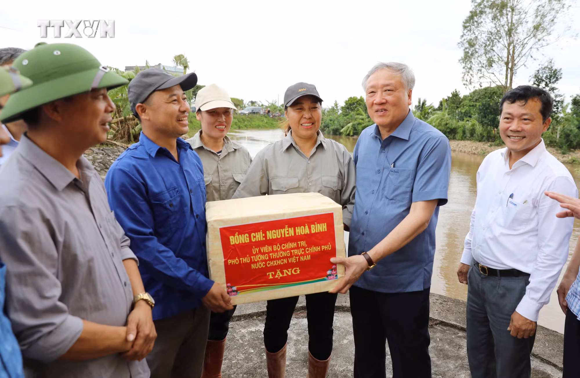 vna_potal_pho_thu_tuong_thuong_truc_kiem_tra_cong_tac_khac_phuc_hau_qua_bao_cua_so_3_tai_thai_binh__7581193.jpg