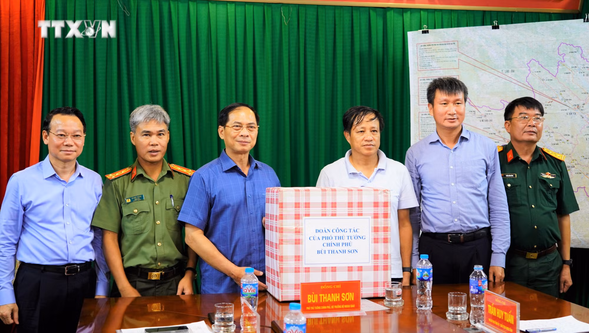 vna_potal_pho_thu_tuong_bui_thanh_son_kiem_tra_cong_tac_ung_pho_thien_tai_tai_yen_bai_7581037.jpg