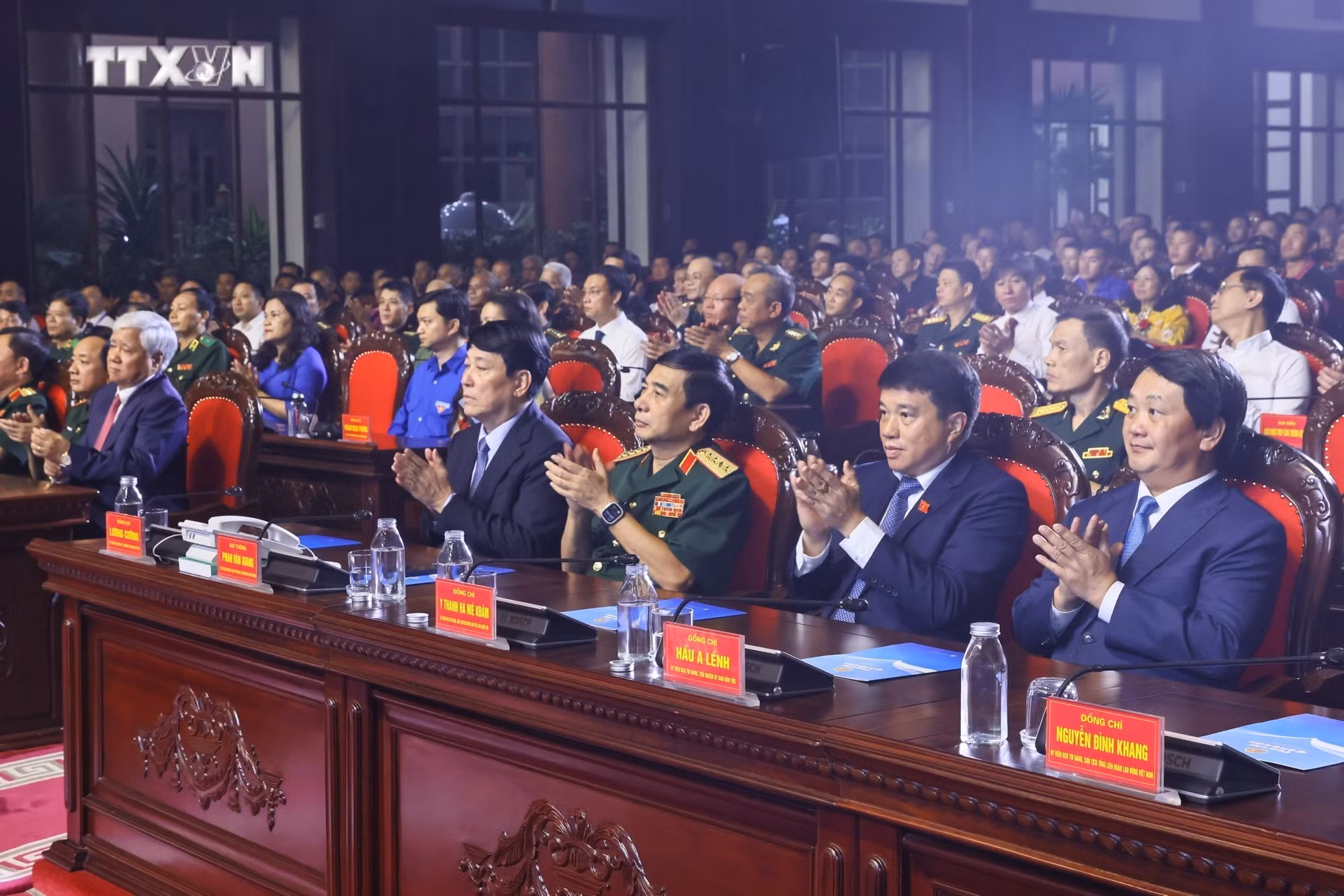 vna_potal_chuong_trinh_nghe_thuat_diem_tua_cua_ban_lang_7433834.jpg