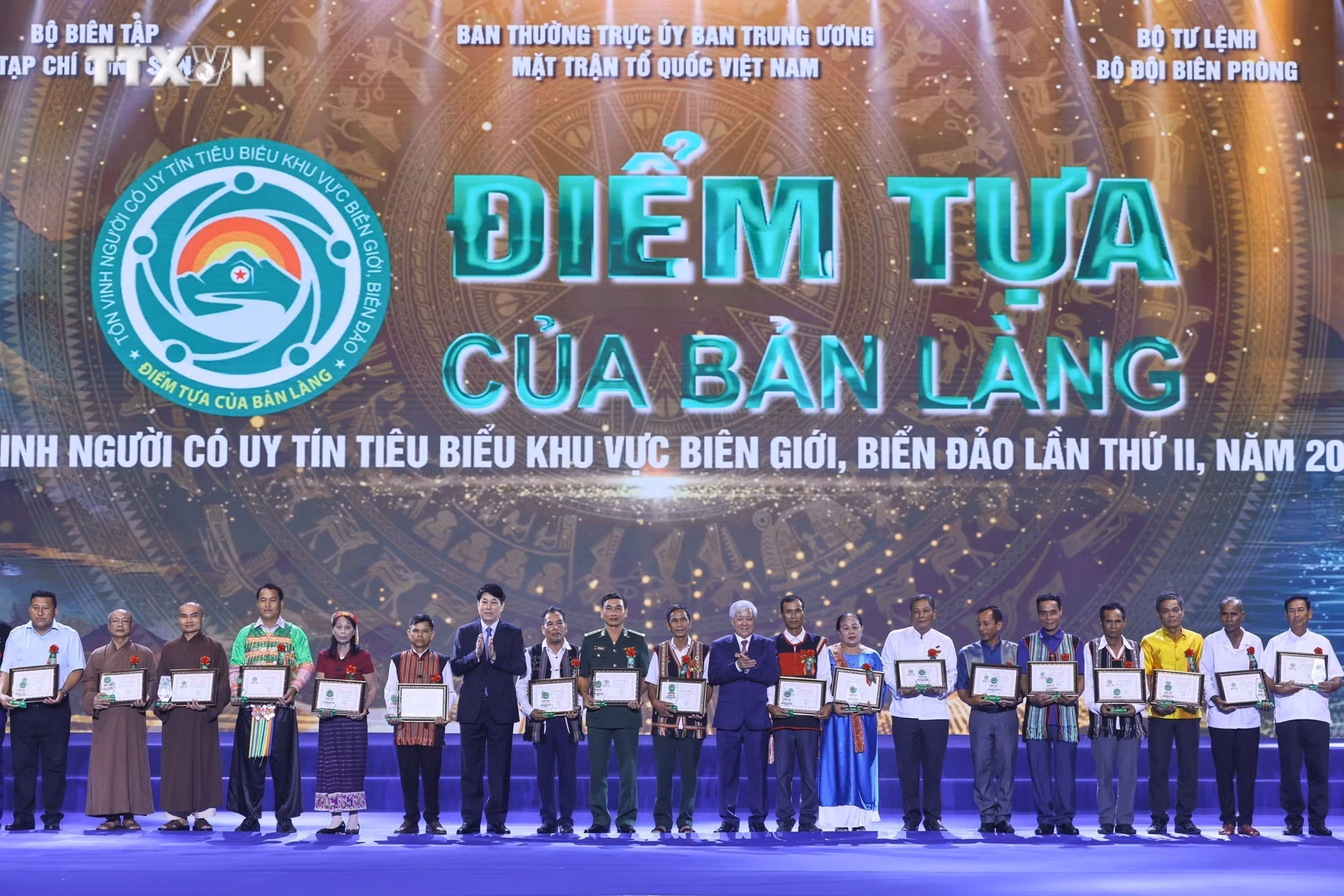 vna_potal_chuong_trinh_nghe_thuat_diem_tua_cua_ban_lang_7433827.jpg