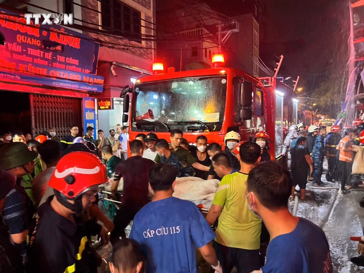 vna_potal_chay_nha_cao_tang_o_quan_hoang_mai_ha_noi_7433837.jpeg
