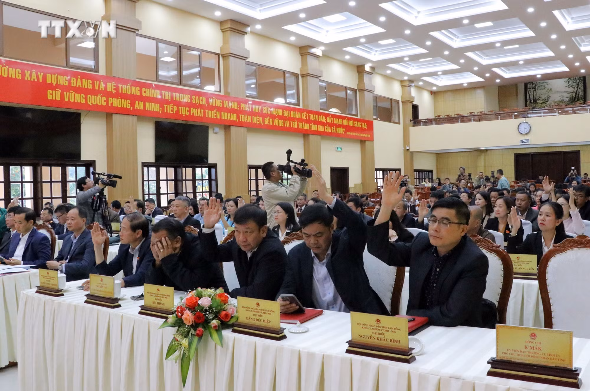 vna_potal_lam_dong_ra_nghi_quyet_sap_nhap_3_huyen_phia_nam_thanh_huyen_da_huoai_theo_lich_su_7574755.jpg
