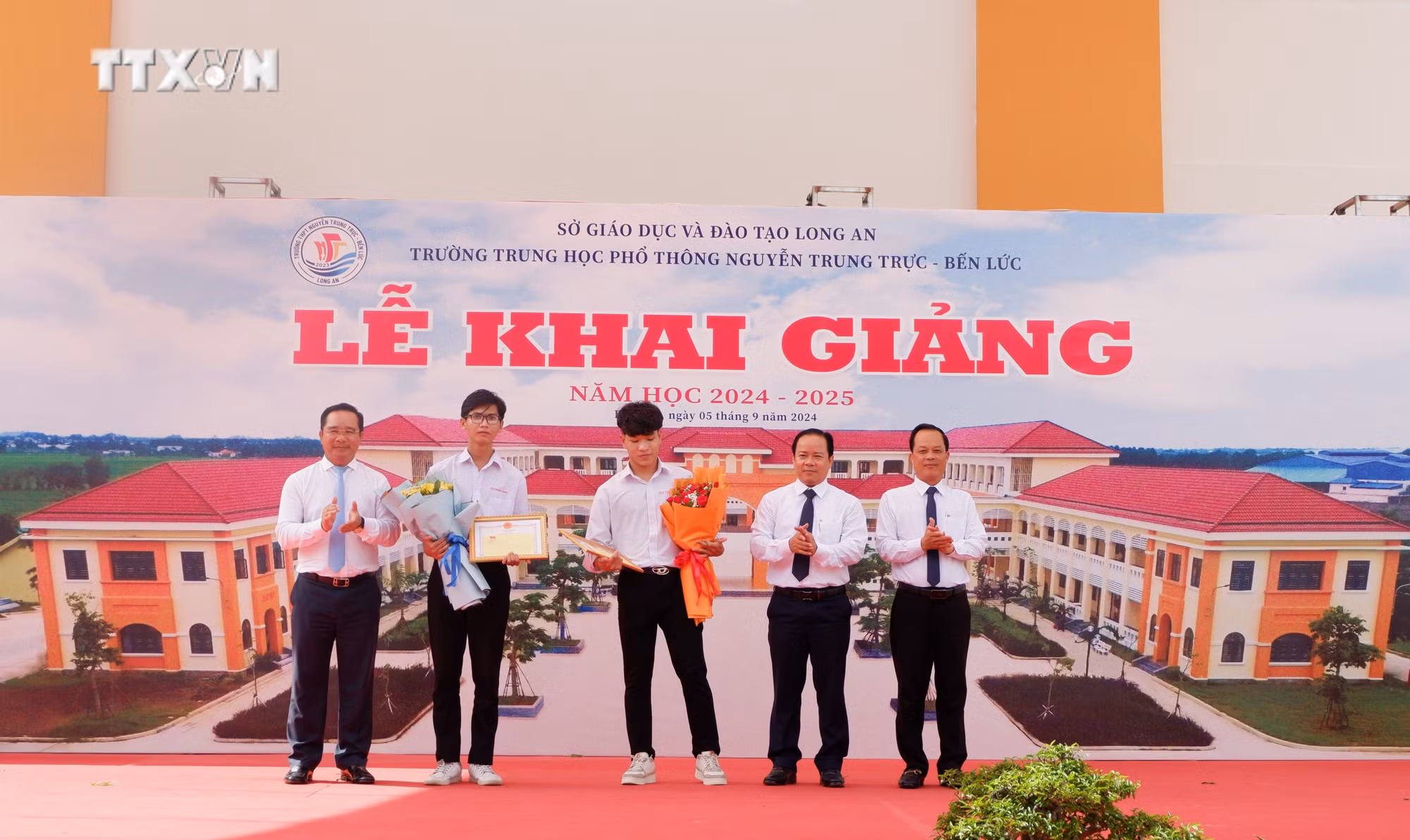 vna_potal_hon_23_trieu_hoc_sinh_ca_nuoc_buoc_vao_nam_hoc_moi_2024_-_2025_7574819.jpg