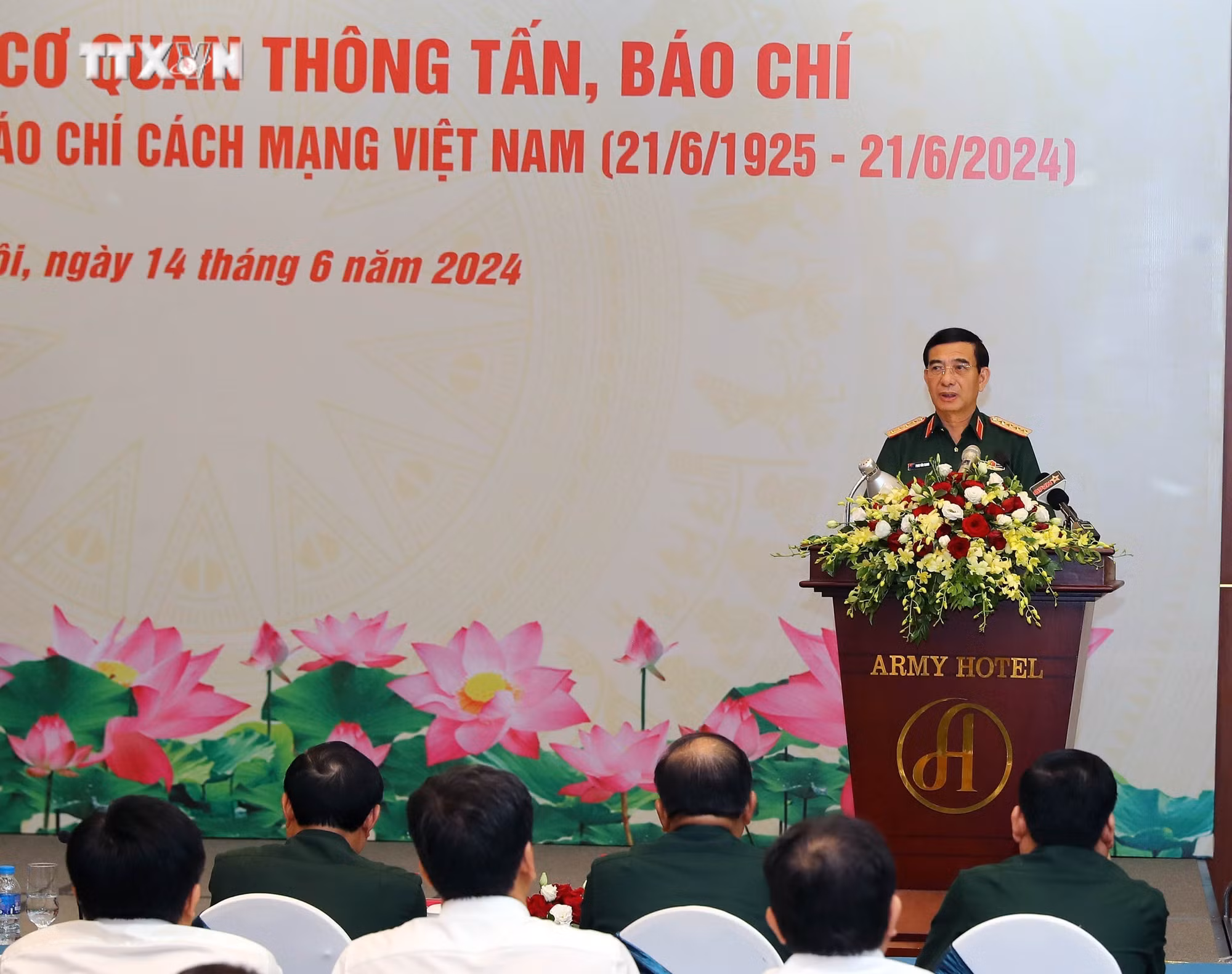 vna_potal_bo_quoc_phong_gap_mat_nhan_ky_niem_99_nam_ngay_bao_chi_cach_mang_viet_nam_7431401.jpg