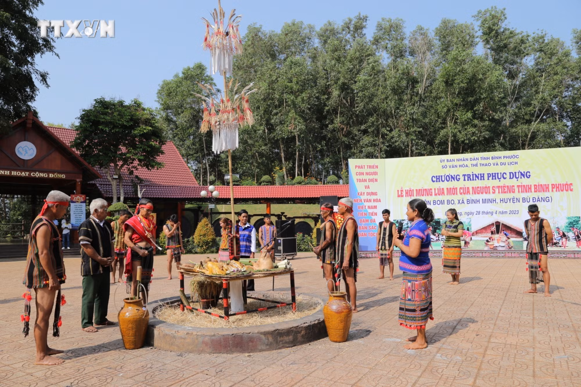 vna_potal_phuc_dung_le_hoi_mung_lua_moi_cua_dan_toc_s’tieng_6706320.jpg