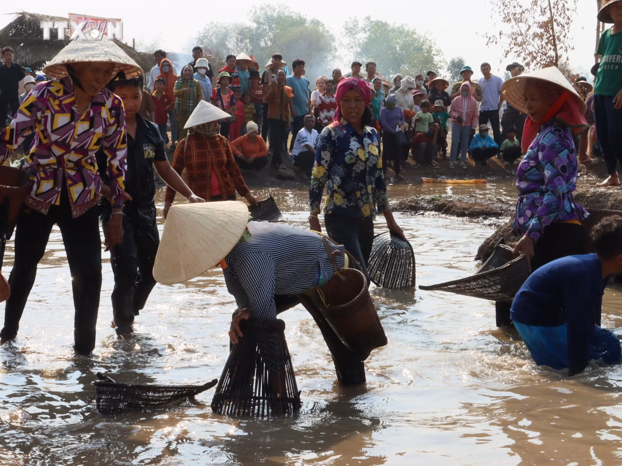 vna_potal_van_hoa_soi_duong_dac_sac_le_hoi_pha_bau_cua_dong_bao_khmer_o_binh_phuoc___7275513.jpg