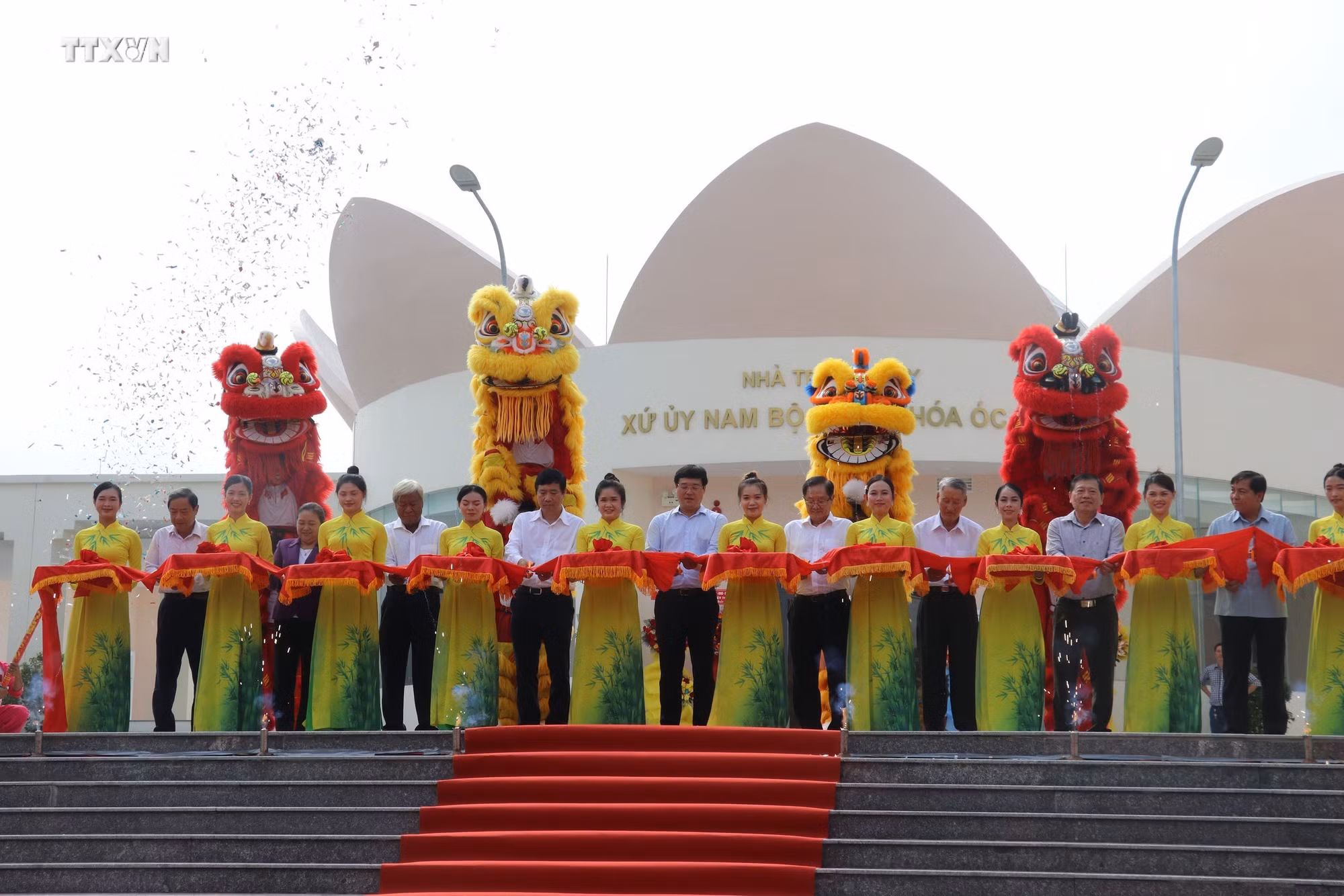 vna_potal_dong_thap_khanh_thanh_nha_trung_bay_xu_uyy_nam_bo_va_van_hoa_oc_eo_tai_khu_di_tich_go_thap_7643843.jpg