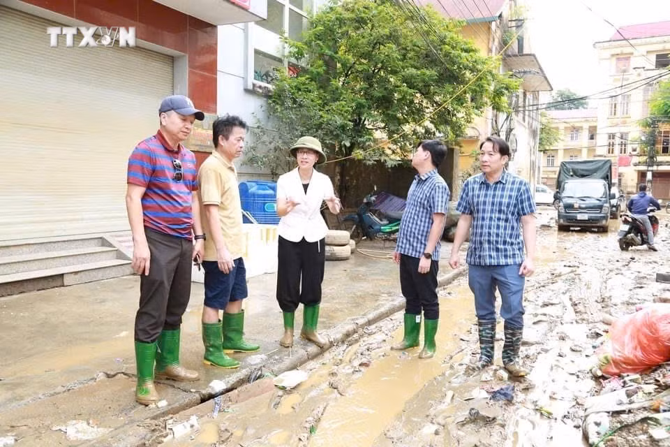 vna_potal_yen_bai_tap_trung_ve_sinh_moi_truong_ngan_ngua_dich_benh_sau_lu_7599773.jpg