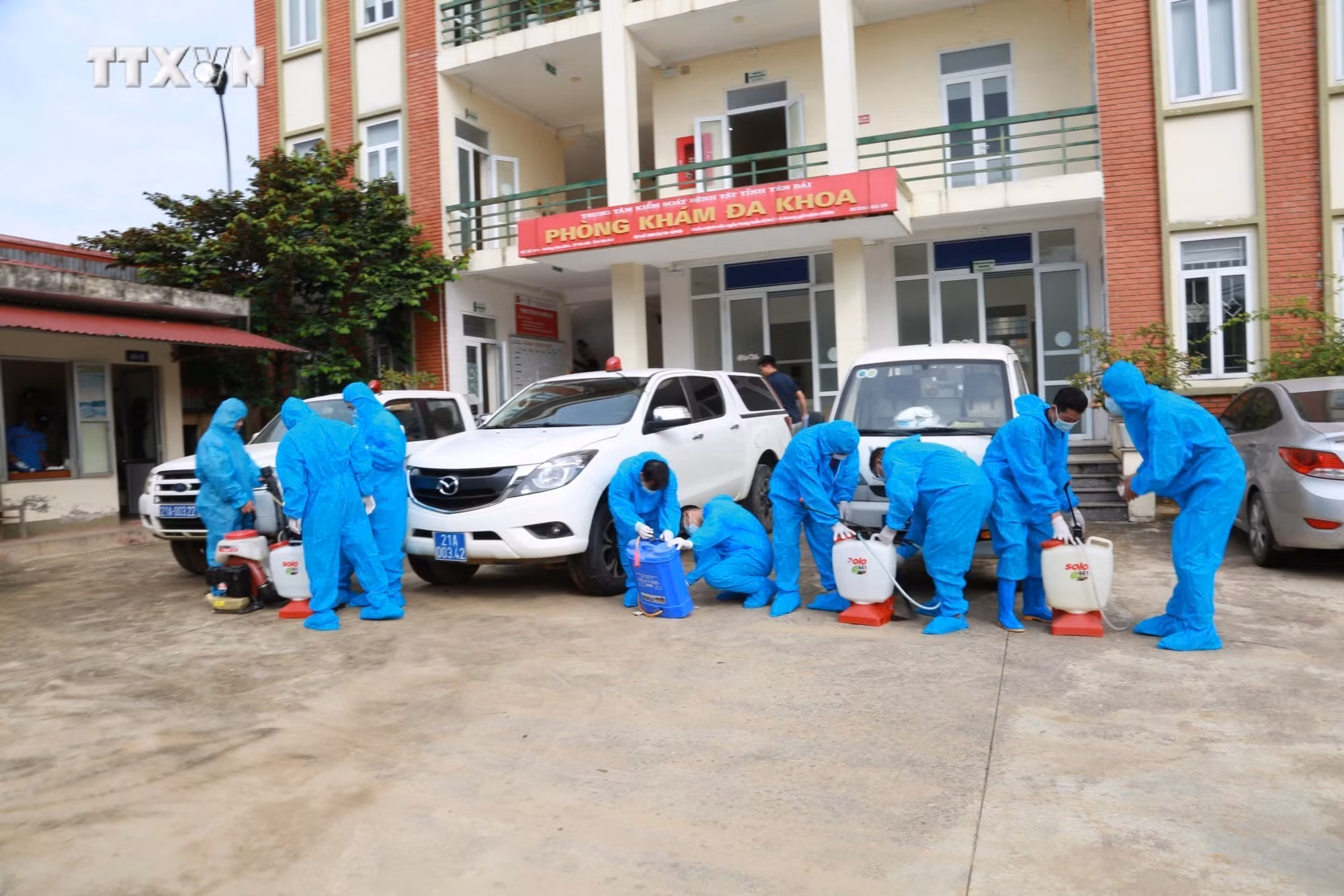 vna_potal_yen_bai_tap_trung_ve_sinh_moi_truong_va_ngan_ngua_dich_benh_sau_lu_7599768.jpg
