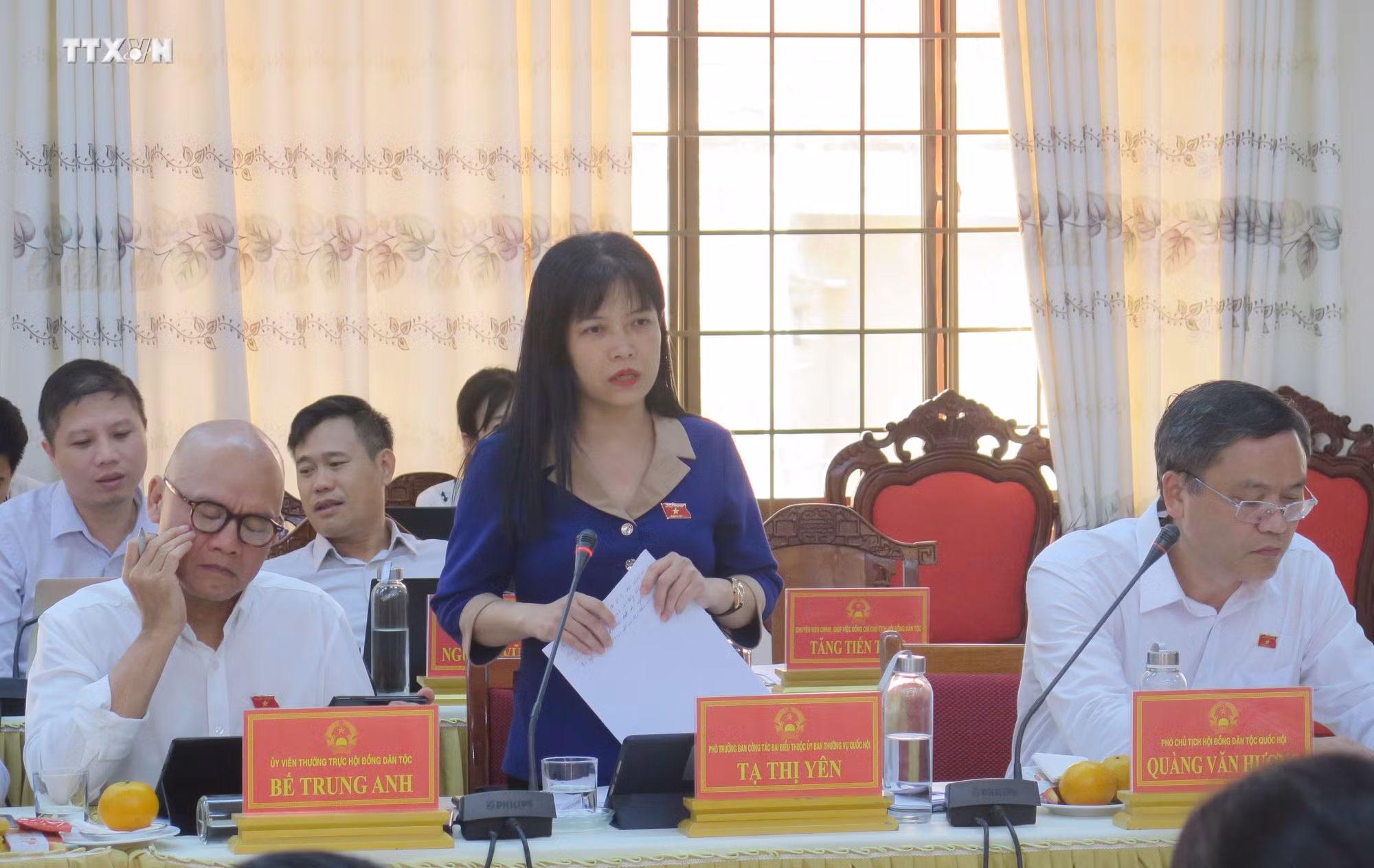 vna_potal_doan_giam_sat_cua_hoi_dong_dan_toc_quoc_hoi_lam_viec_tai_kon_tum_7524305.jpg
