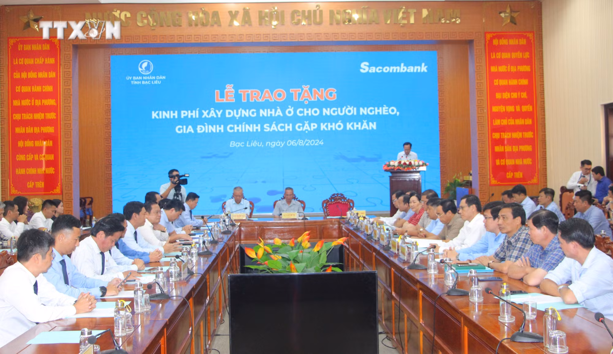 vna_potal_bac_lieu_tiep_nhan_kinh_phi_xay_dung_400_can_nha_tinh_thuong_cho_nguoi_ngheo_va_gia_dinh_chinh_sach_7523737.jpg