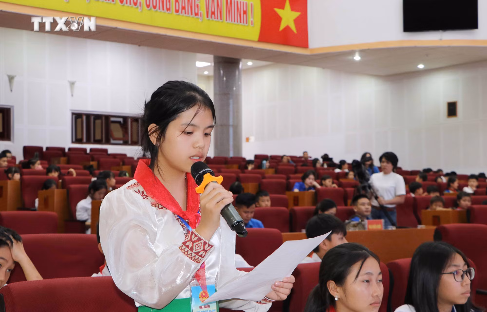 vna_potal_lai_chau_to_chuc_ky_hop_gia_dinh_hoi_dong_nhan_dan_cho_hoc_sinh_7438802.jpg