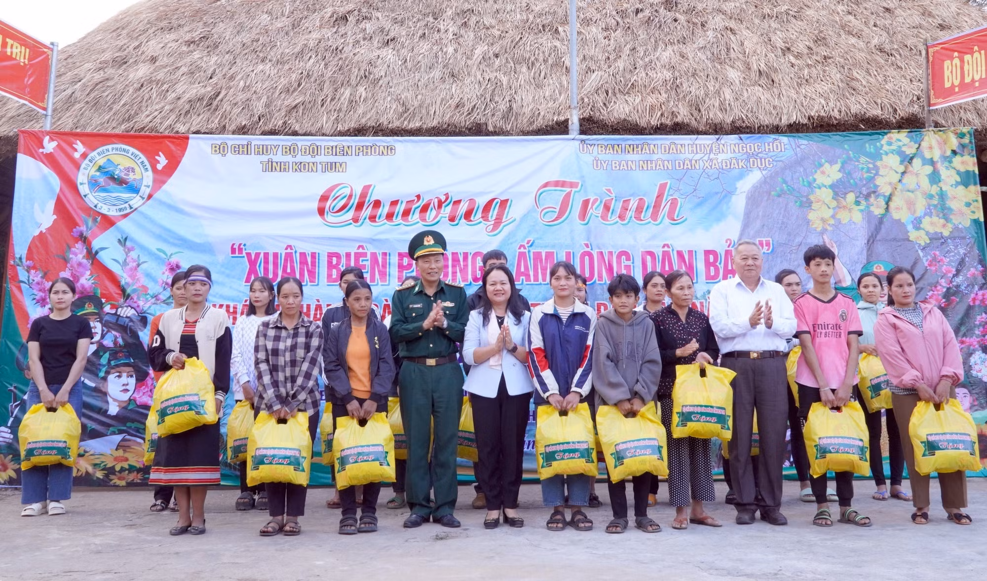 7-bo doi bien phong tinh Kon Tum-khoa chuong.jpg