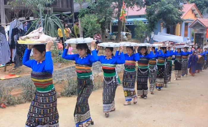 a 2 lệ hội mường xia.jpg