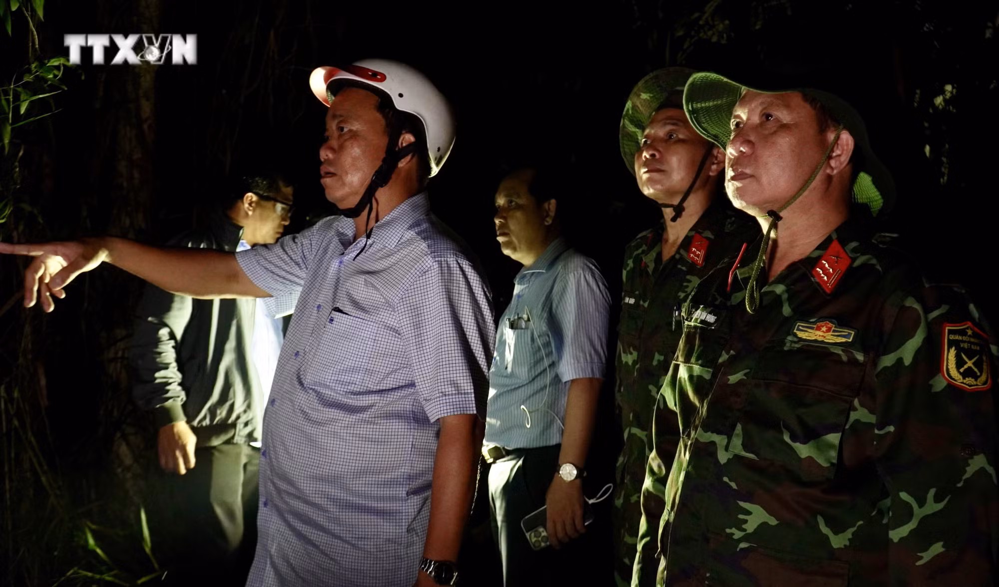 vna_potal_vu_chay_rung_nong_truong_402_xuyen_dem_cat_duong_bang_can_lua_7317207.jpeg