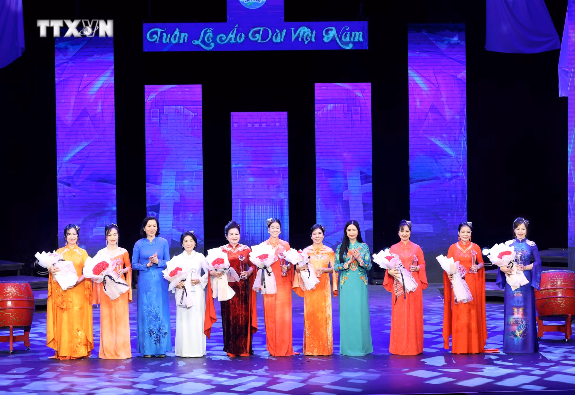 vna_potal_le_phat_dong_“tuan_le_ao_dai”_va_chuong_trinh_nghe_thuat_“huong_sac_ao_dai_viet”_7248951.jpg