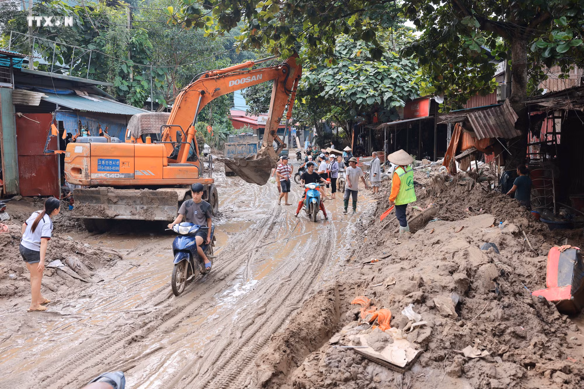 vna_potal_lao_cai_tran_lu_lich_su_quet_tan_hoang_xa_phuc_khanh__7601292.jpg