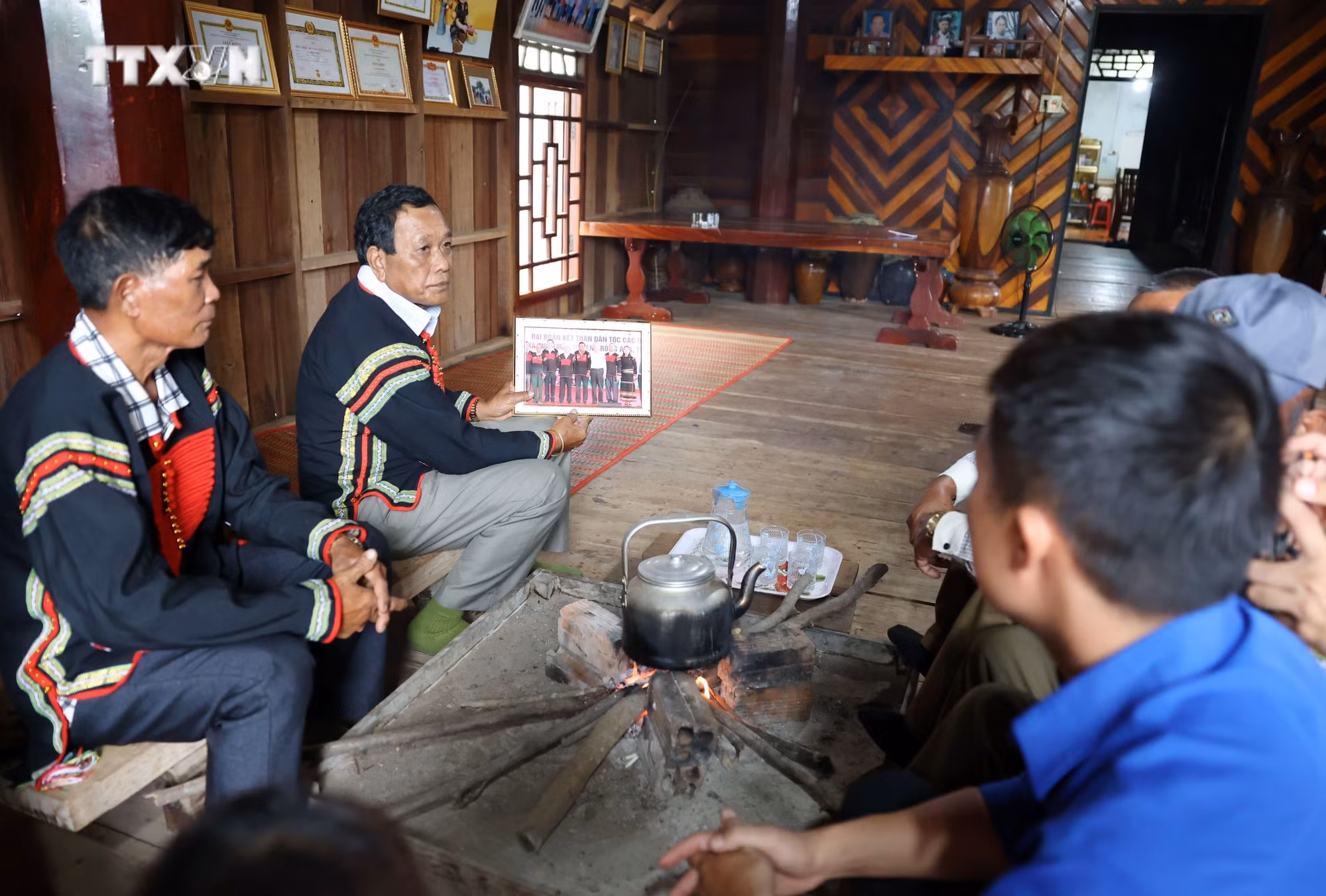 vna_potal_nhan_dan_dak_lak_tiec_thuong_tuong_nho_tong_bi_thu_nguyen_phu_trong_7495769.jpg