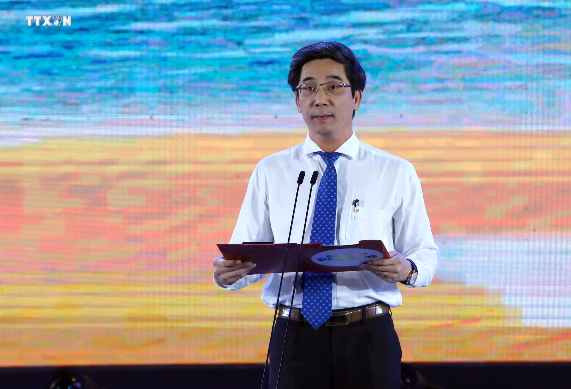 vna_potal_khai_mac_le_hoi_tan_huong_da_nang_2024_7487991.jpg