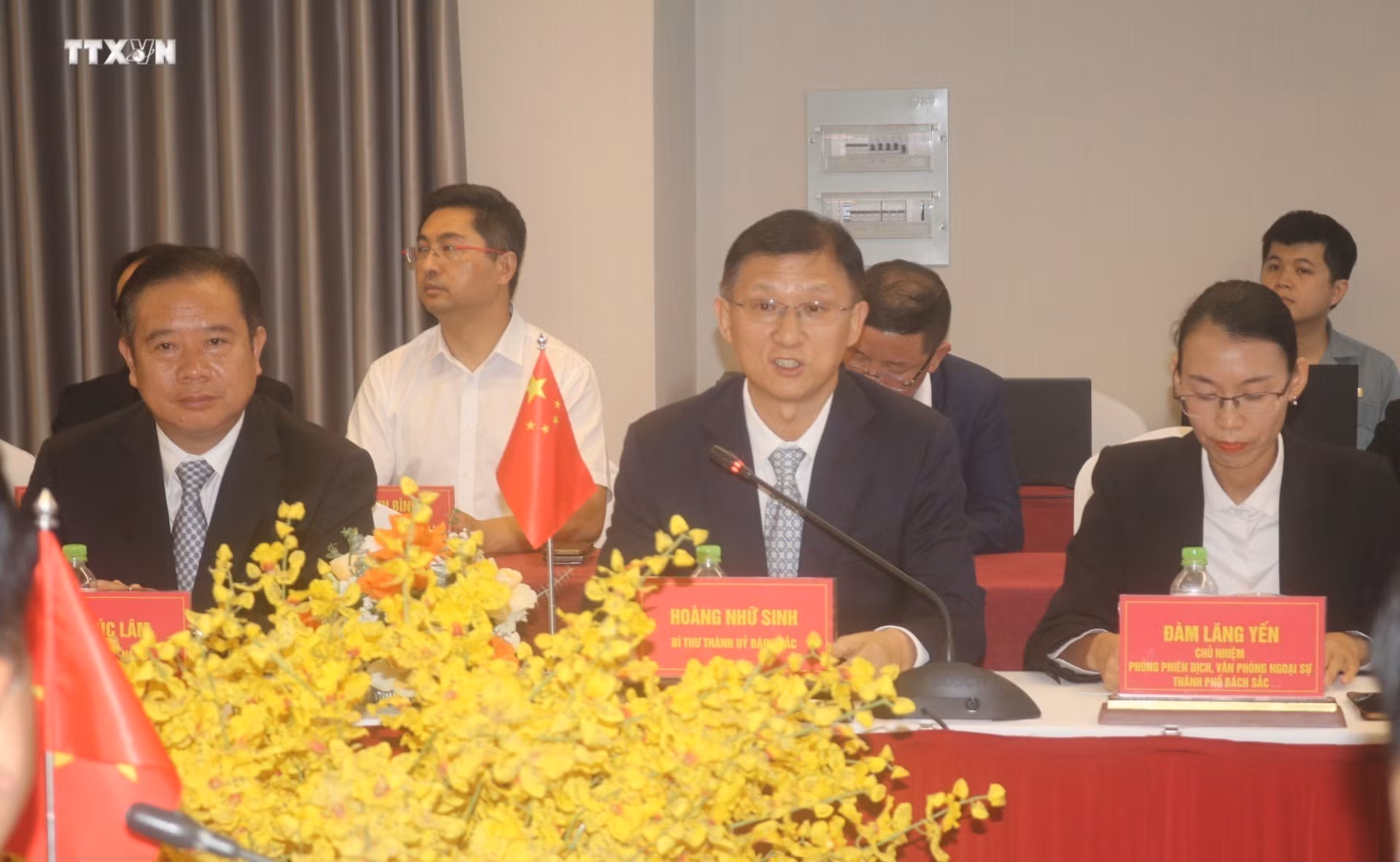 vna_potal_lanh_dao_tinh_cao_bang_tiep_doan_cong_tac_thanh_pho_bach_sac_trung_quoc_7564468.jpg