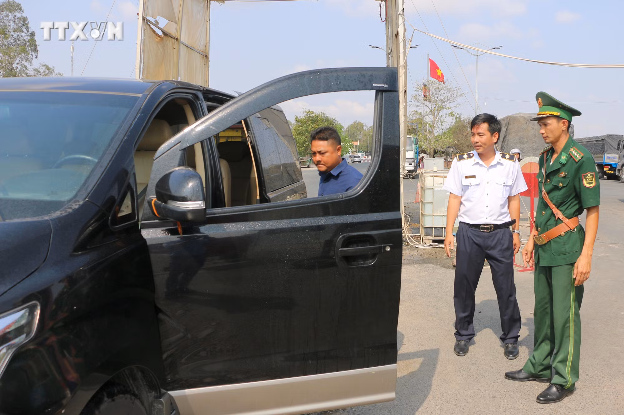 vna_potal_an_giang_tang_cuong_kiem_soat_ngan_chan_benh_truyen_nhiem_tu_bien_gioi_7307617.jpg