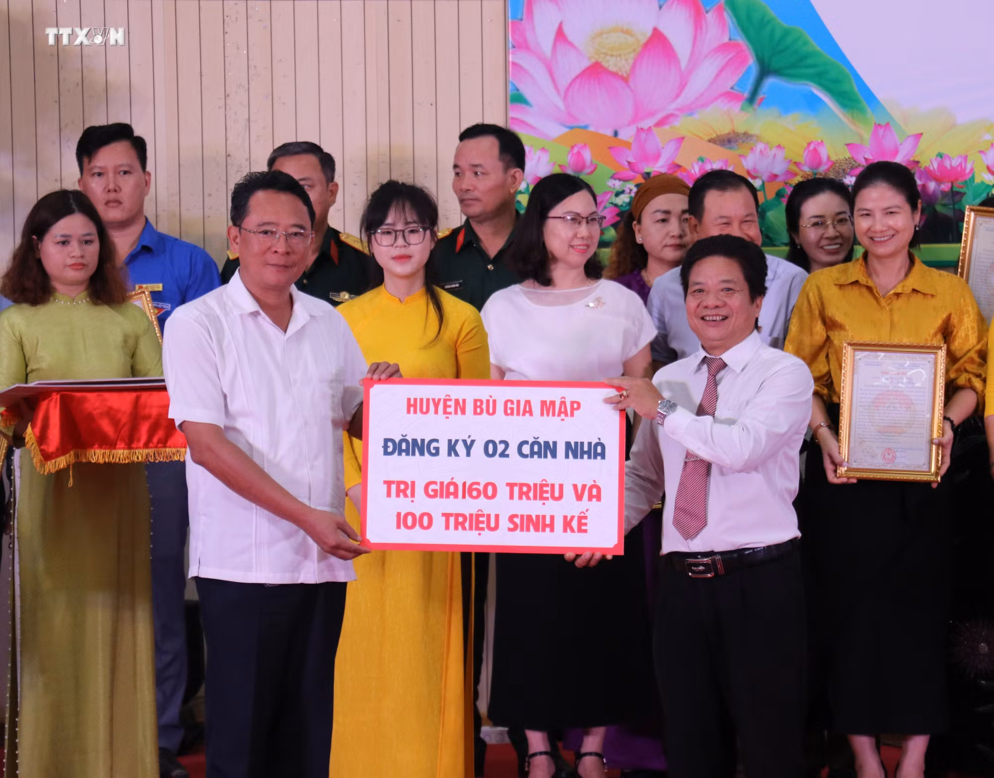 vna_potal_binh_phuoc_phat_dong_ung_ho_quy_“vi_nguoi_ngheo”_7703673.jpg