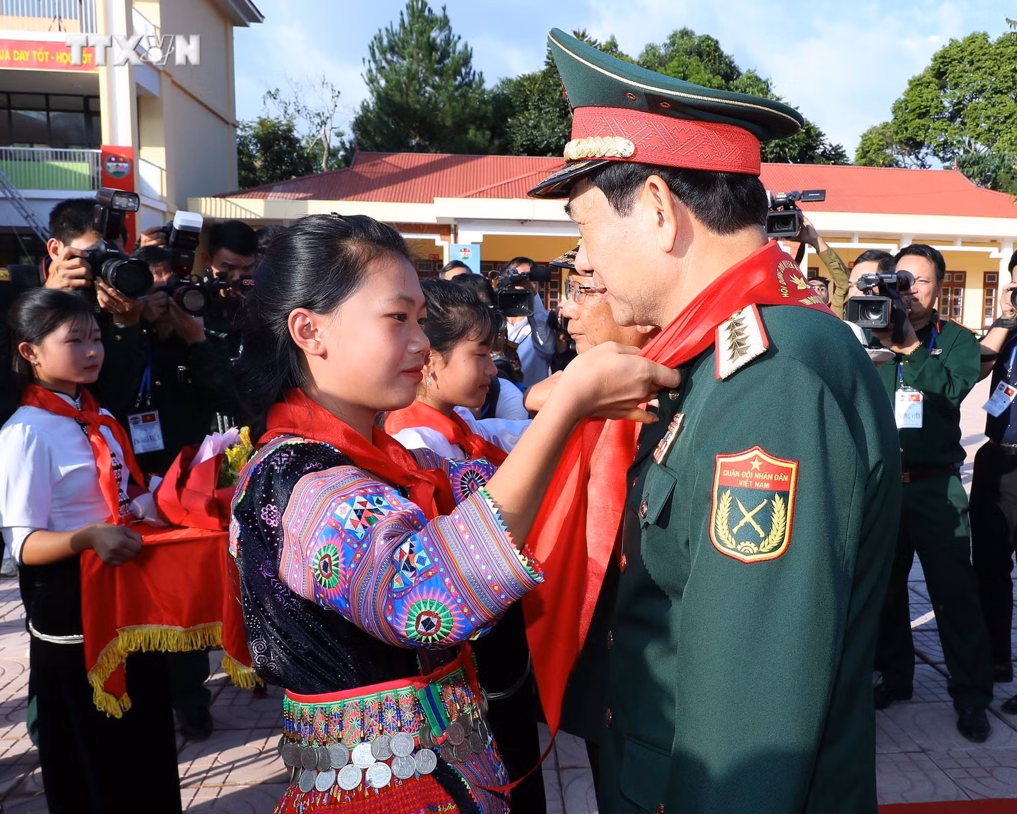 vna_potal_giao_luu_huu_nghi_quoc_phong_bien_gioi_viet_nam_-_lao_lan_thu_hai_7664972.jpg