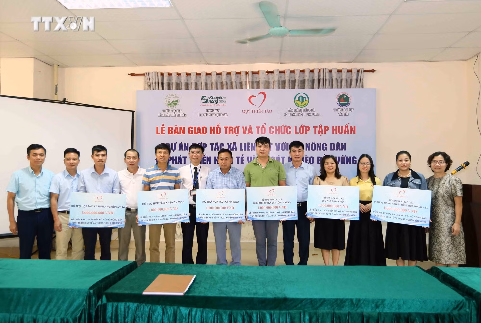 vna_potal_hop_tac_xa_lien_ket_voi_ho_nong_dan_de_phat_trien_kinh_te_va_thoat_ngheo_ben_vung_7629159.jpg