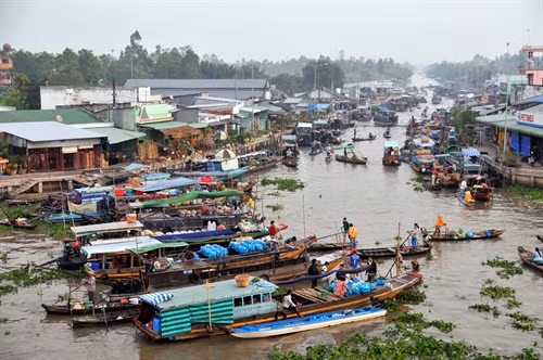 Chợ nổi Ngã Năm