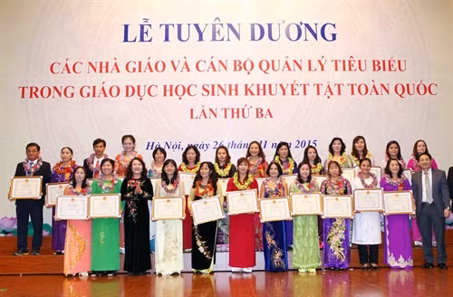 Tuyên dương 194 nhà giáo, cán bộ quản lý tiêu biểu về giáo dục học sinh khuyết tật