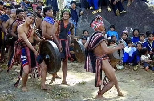 Già làng Hnhơt hòa giải tài tình