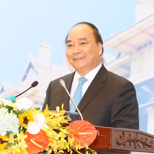 Thủ tướng Nguyễn Xuân Phúc lên đường dự Hội nghị WEF tại Davos, Thụy Sỹ