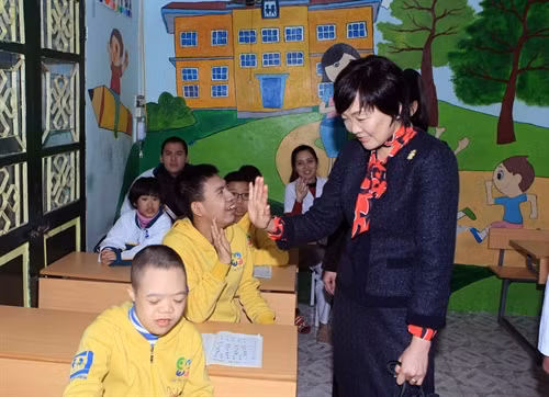 Phu nhân Thủ tướng Nhật Bản Shinzo Abe thăm Bệnh viện phục hồi chức năng Hà Nội