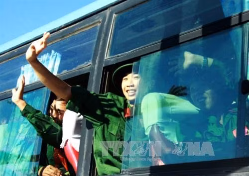 Hình ảnh xúc động trong lễ giao, nhận quân đợt 2