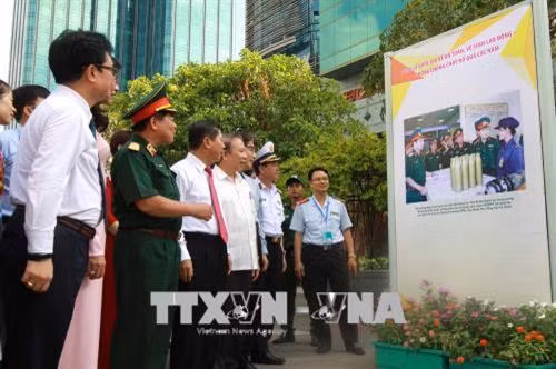 Triển lãm ảnh về chủ đề an toàn, vệ sinh lao động