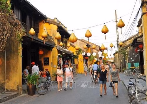 Dịch COVID-19: Hội An tạm dừng bán vé tham quan khu phố cổ và phố đi bộ