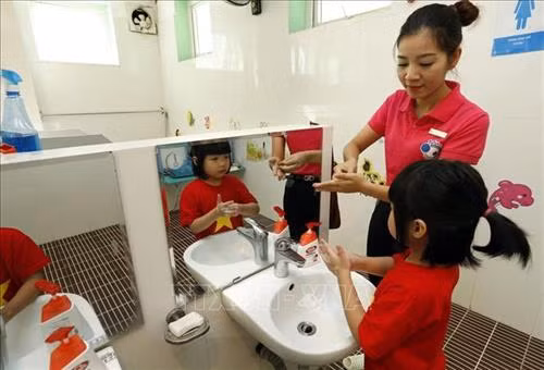 Hà Nội tập trung ngăn chặn nguy cơ bùng phát bệnh sởi và tay chân miệng