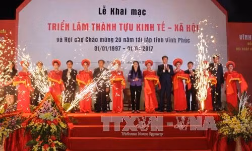 Khai mạc triển lãm và hội chợ chào mừng 20 năm tái lập tỉnh Vĩnh Phúc
