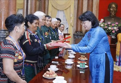 Phó Chủ tịch nước tiếp Đoàn đại biểu người có công tỉnh Đắk Nông