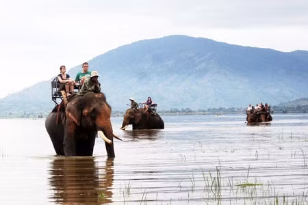 Vẻ đẹp hồ Lắk